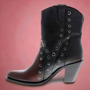 Frye Grommet Mustang Boots with Box Burgundy Ombre 8.5 M womens EUC